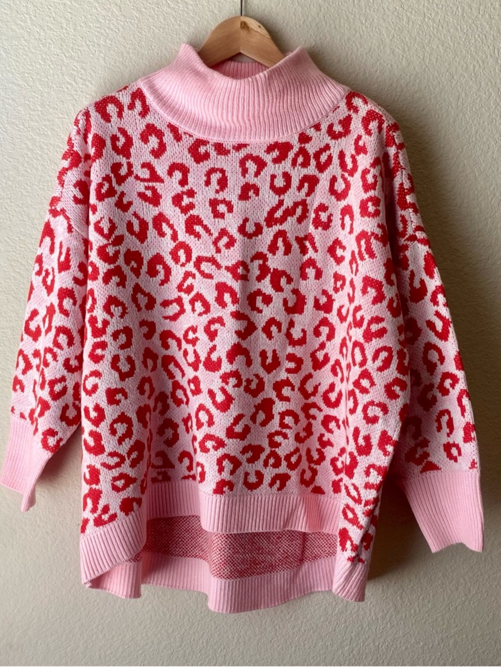 Cabana by Crown & Ivy Sweater Women's XS Pink Red Leopard Animal Print Oversized